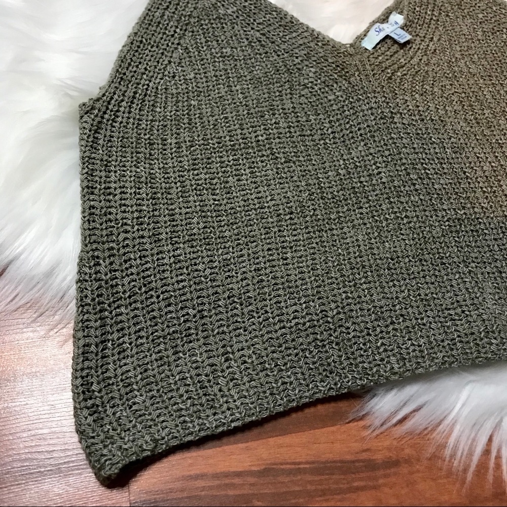 She + Sky | Flattering Crochet Knit Crop Tank Top - Picture 2 of 6